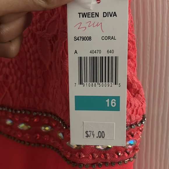 Brand New ! - Picture 2 of 3